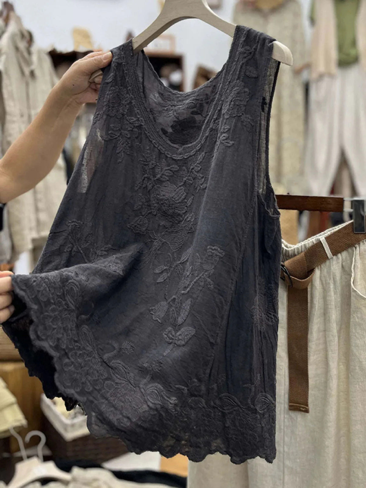 Eloisa Lace Scalloped Tank Top - Black
