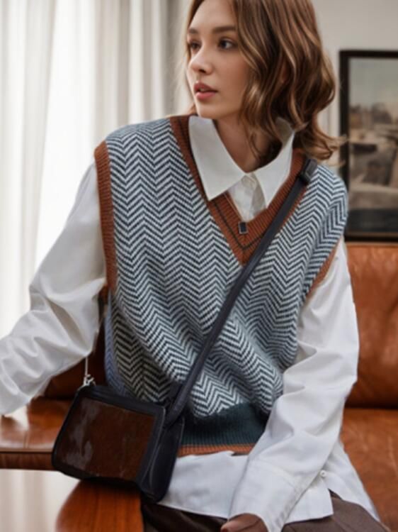 Germaine Zigzag V-Neck Sleeveless Sweater - Blue Zigzag