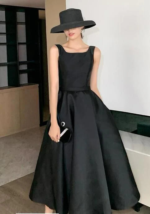 Hiba Sleeveless A-Line Midi Dress - Black