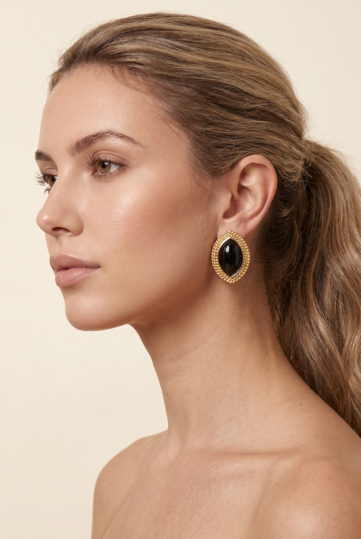 Jessamy Textured Oval Stud Earrings - Black