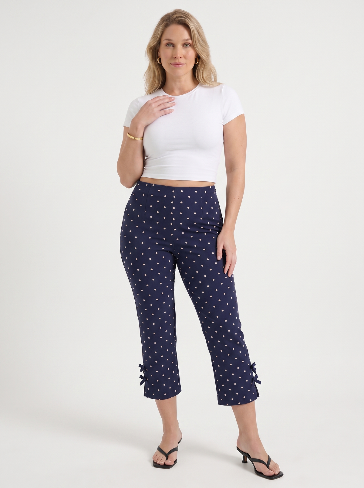 Rosario Bow Detail Capri Pants