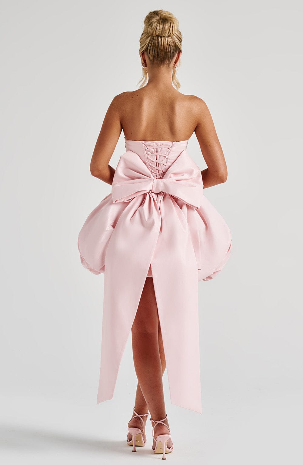 Ryla Strapless Bow Back Bubble Mini Dress - Blush Pink
