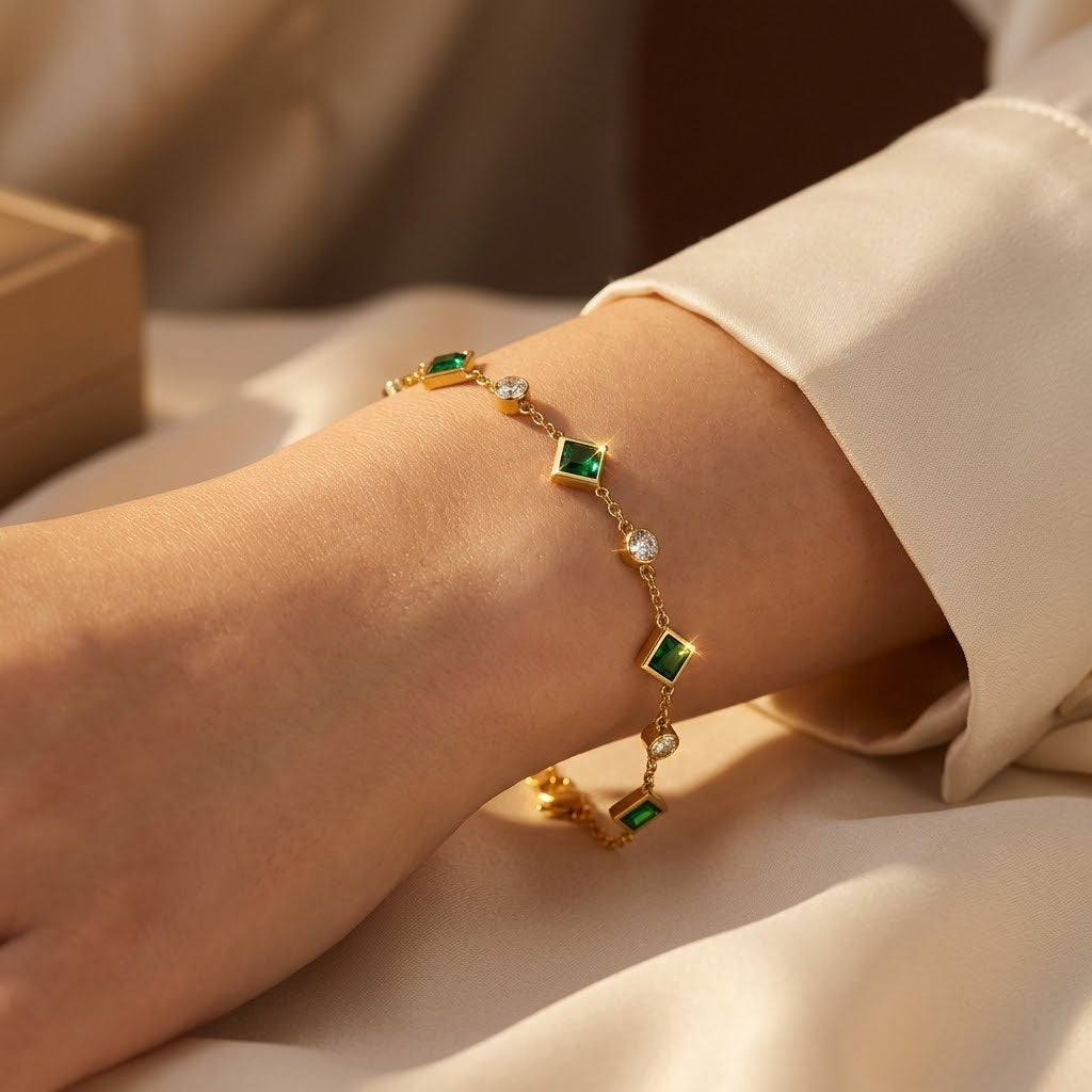 Tove Green Stone Station Bracelet - Gold